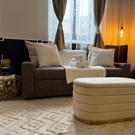Regina Milano In Verona - Sky Tv, Wifi E Breakfast Box Apartamento Exterior foto