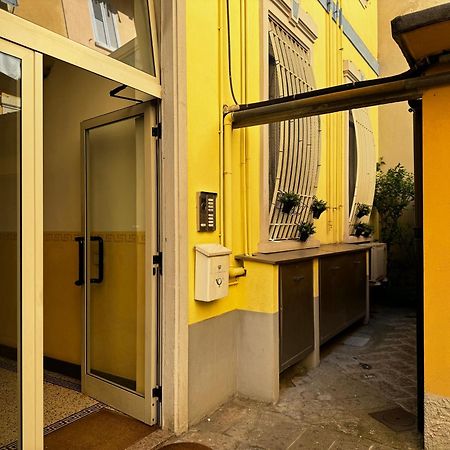 Regina Milano In Verona - Sky Tv, Wifi E Breakfast Box Apartamento Exterior foto