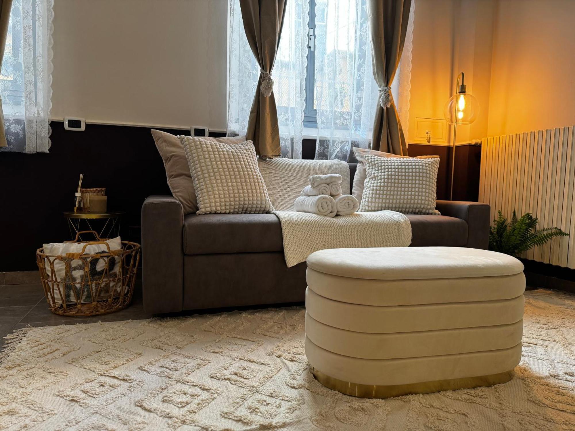 Regina Milano In Verona - Sky Tv, Wifi E Breakfast Box Apartamento Exterior foto