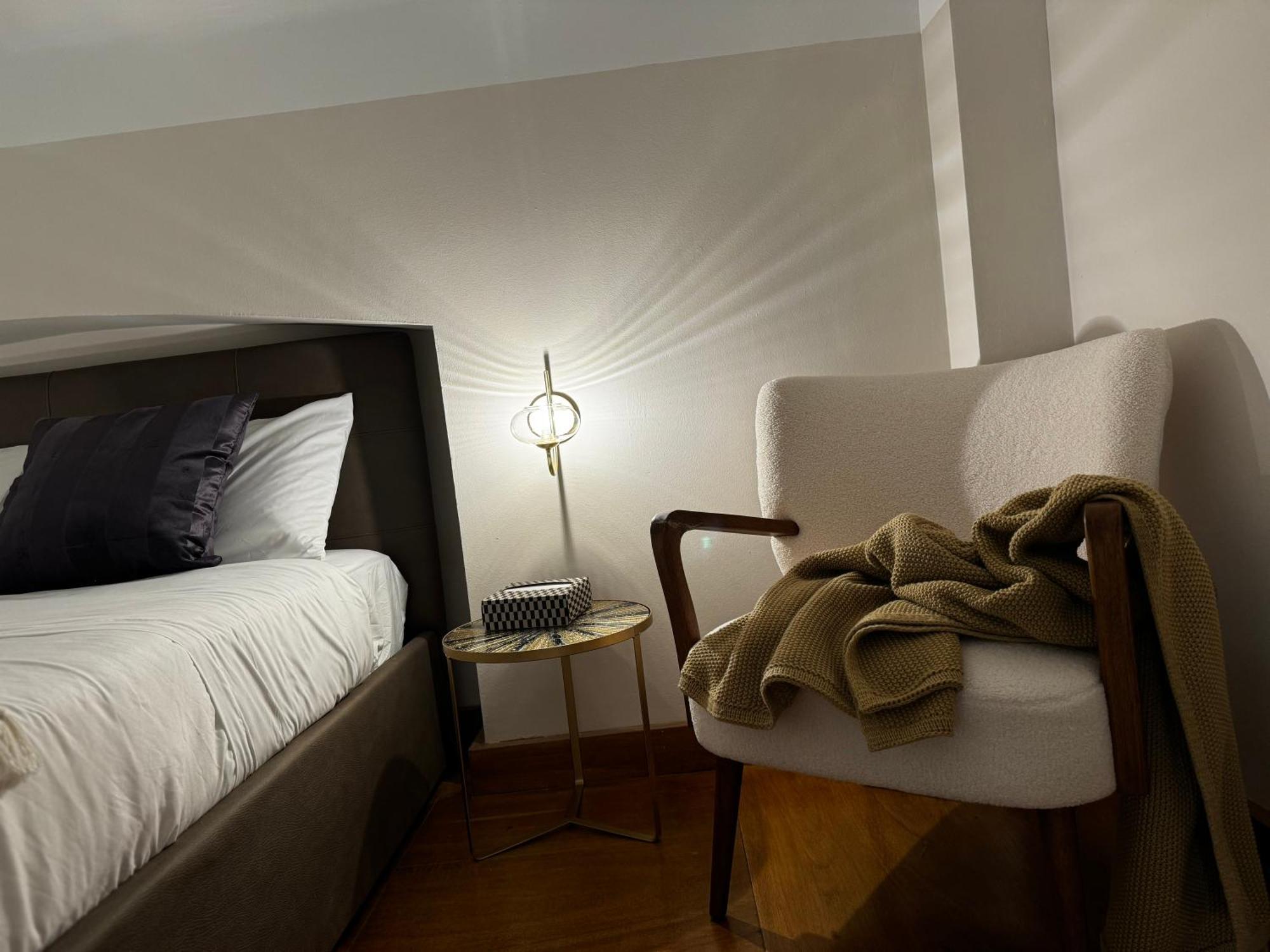 Regina Milano In Verona - Sky Tv, Wifi E Breakfast Box Apartamento Exterior foto