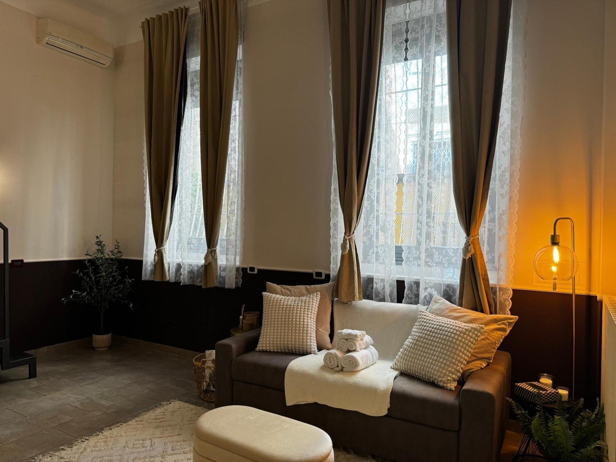 Regina Milano In Verona - Sky Tv, Wifi E Breakfast Box Apartamento Exterior foto