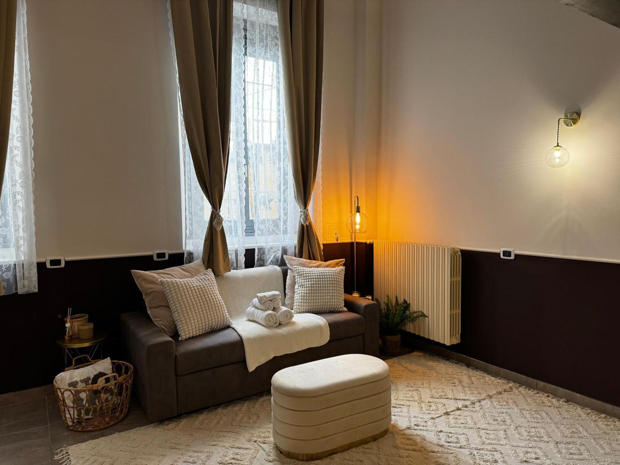Regina Milano In Verona - Sky Tv, Wifi E Breakfast Box Apartamento Exterior foto