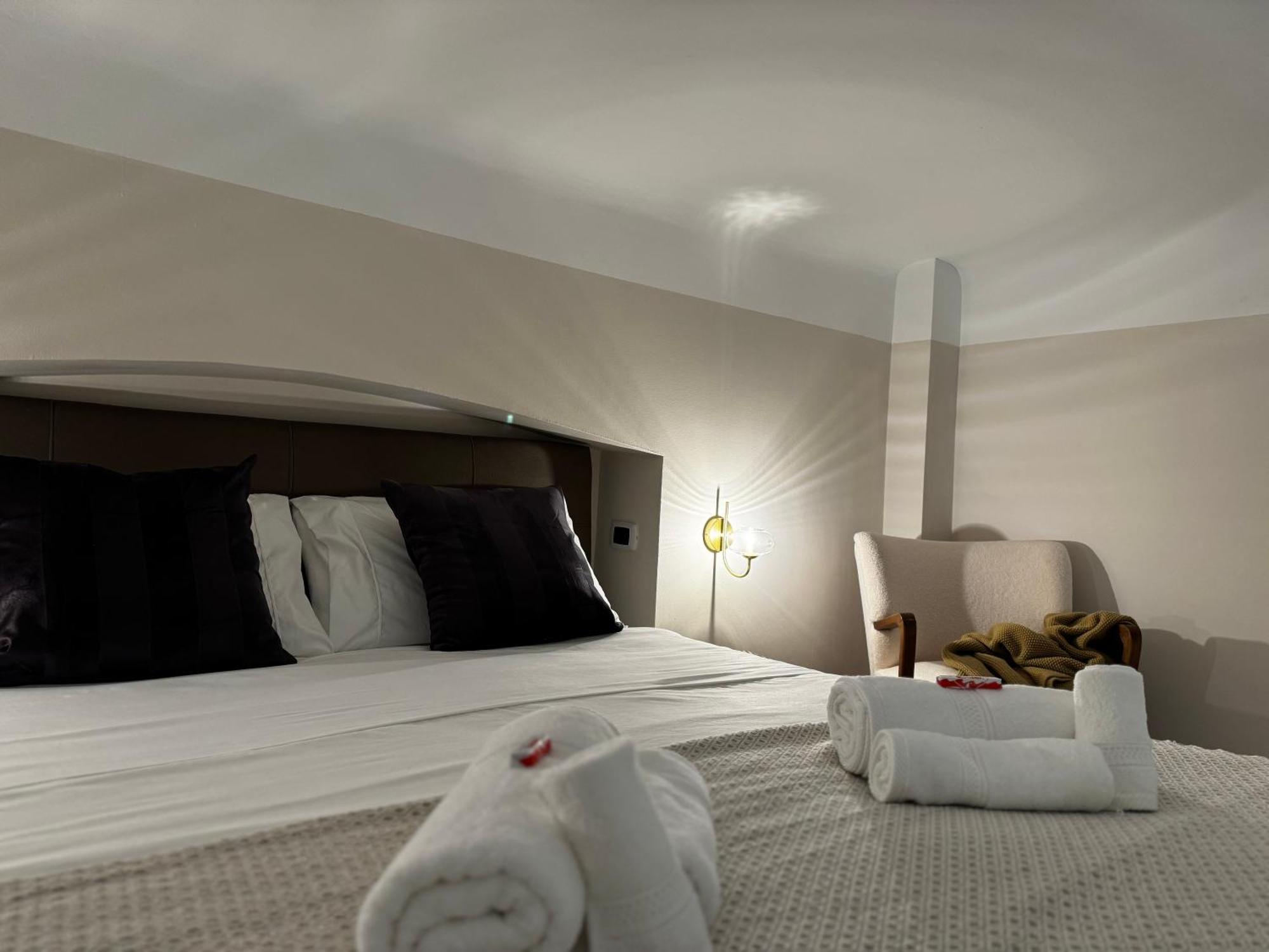 Regina Milano In Verona - Sky Tv, Wifi E Breakfast Box Apartamento Exterior foto